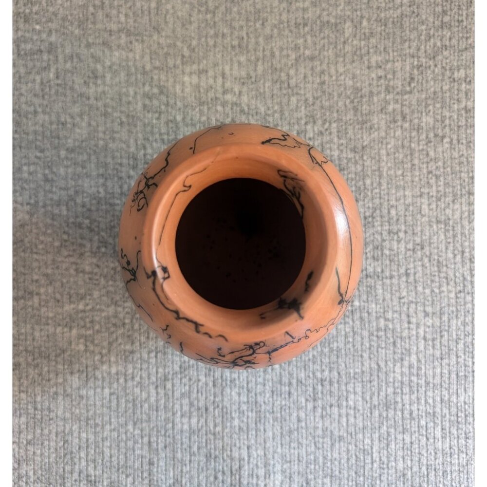 Navajo Horsehair Pottery Vase, 6 1/4" Tall, Signed AZ - Picture 3 of 4